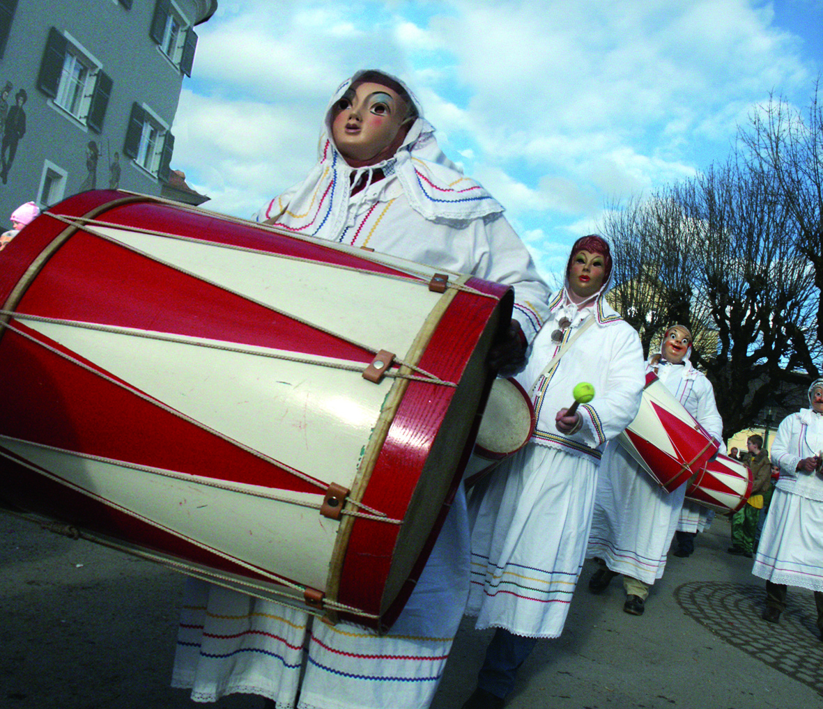 In Bad Aussee stecken im Trommelweibergewand Männer, in Altaussee Frauen. Foto: TVB Ausseerland-Salzkammergut/Griese (frei)