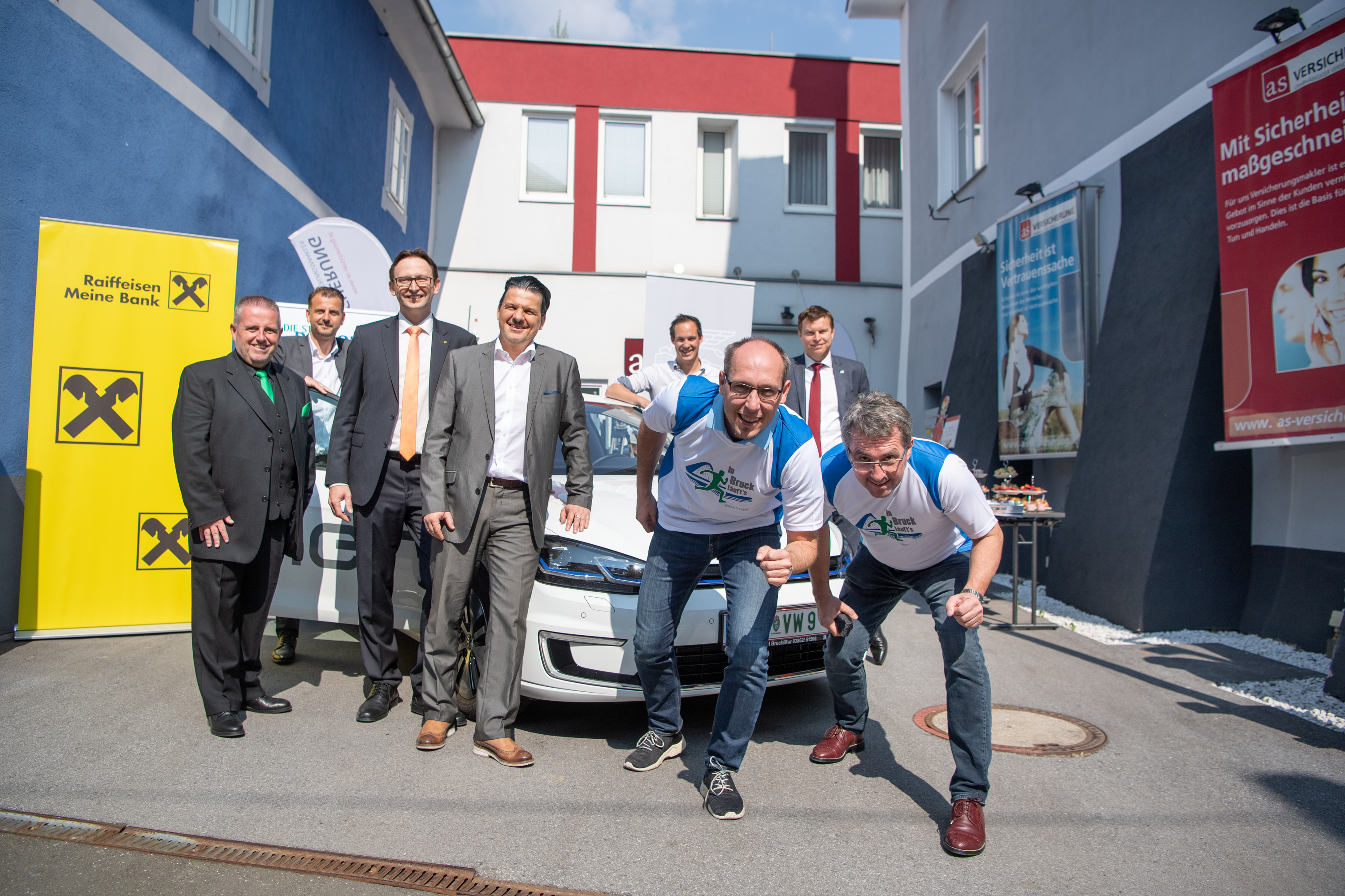 Erstmals übernimmt die Standort und Marketing Bruck an der Mur GesmbH die Organisation des Brucker Businesslaufs. Im Bild (v. l.): Erich Weber/Geschäftsführung Standort und Marketing Bruck an der Mur GesmbH, Sascha Auer/AS Versicherung (Sponsor), Matthias Zitzenbacher/Raiffeisen Bank Bruck-Leoben (Sponsor), Thomas Pekasting/Tourismusverband Bruck an der Mur, Raphael Ebner/Autohaus Ebner (Sponsor), Christian Mayer/Sportreferent Bruck an der Mur, Alexander Bogensperger/Generali Versicherung (Sponsor), Peter Koch/Bürgermeister Bruck an der Mur Foto: Katarina Pashkovskaya (frei)