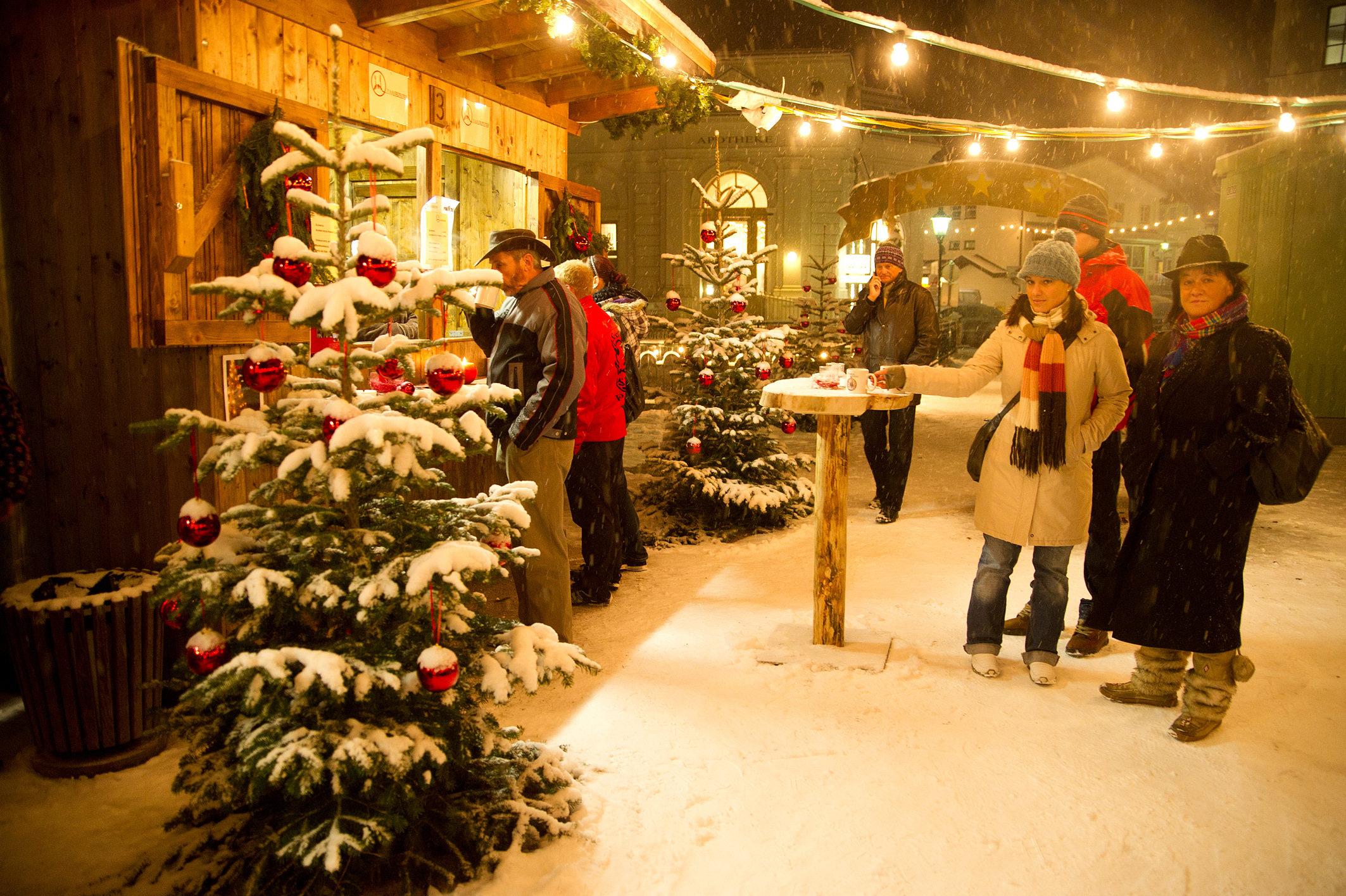Ein besonderes Erlebnis ist der Christkindlmarkt im Kurpark in Bad Aussee. Der weihnachtliche Markt steht unter dem Motto „Spür die Zeit“. Foto: Ralf Tornow/DigiART (frei)
