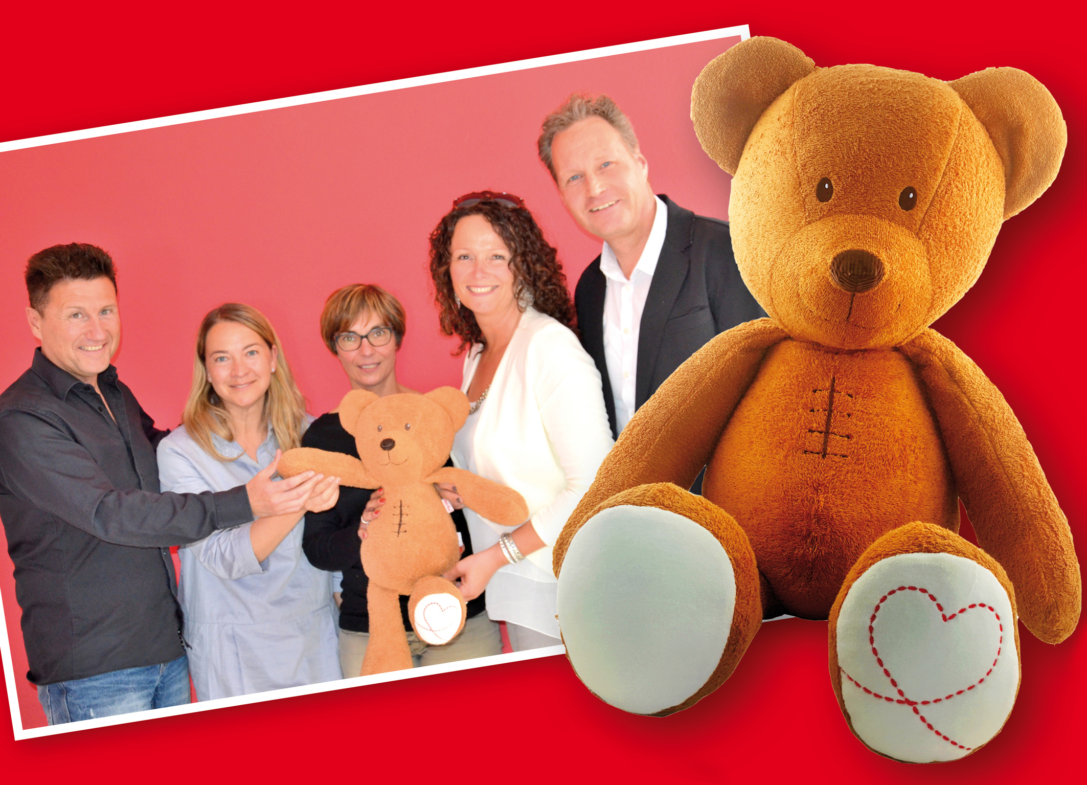 Thomas Schumacher, Renate Wildenhain, Sonja Hiltebrandt, Michaela Altendorfer und Frank Kullmann besiegelten die Kooperation: Die neuen Bären werden in der Käthe Kruse Manufaktur hergestellt (v. l. n. r.). Foto: Käthe Kruse (frei)