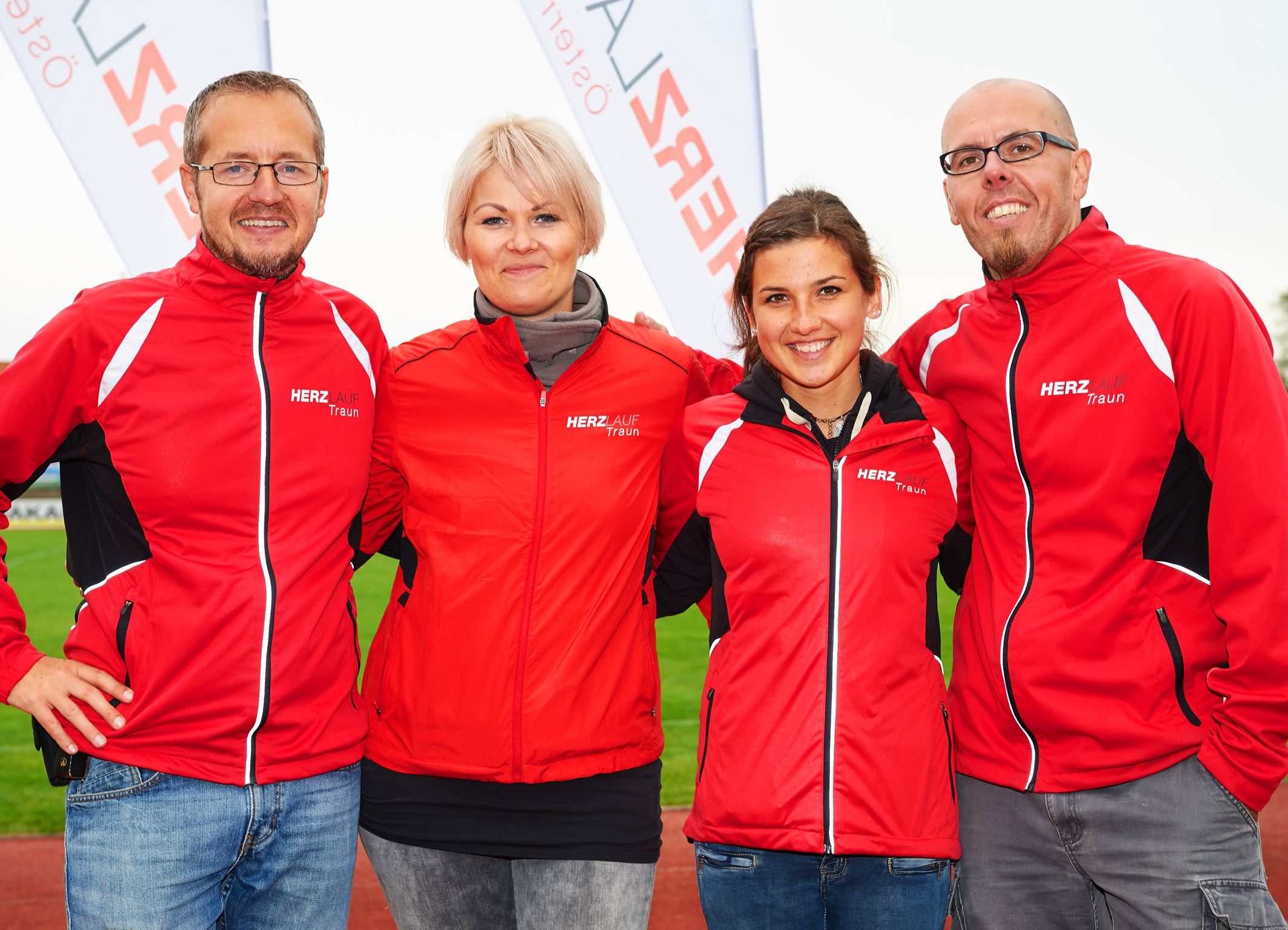 Die Organisatoren des Herzlaufs OÖ, Andreas Protil, Sophie Leb, Belinda Sageder und Roland Höglinger, freuen sich auf möglichst viele teilnehmende Freizeitsportler (v. l. n. r.). Foto: Mathias Lauringer (frei)