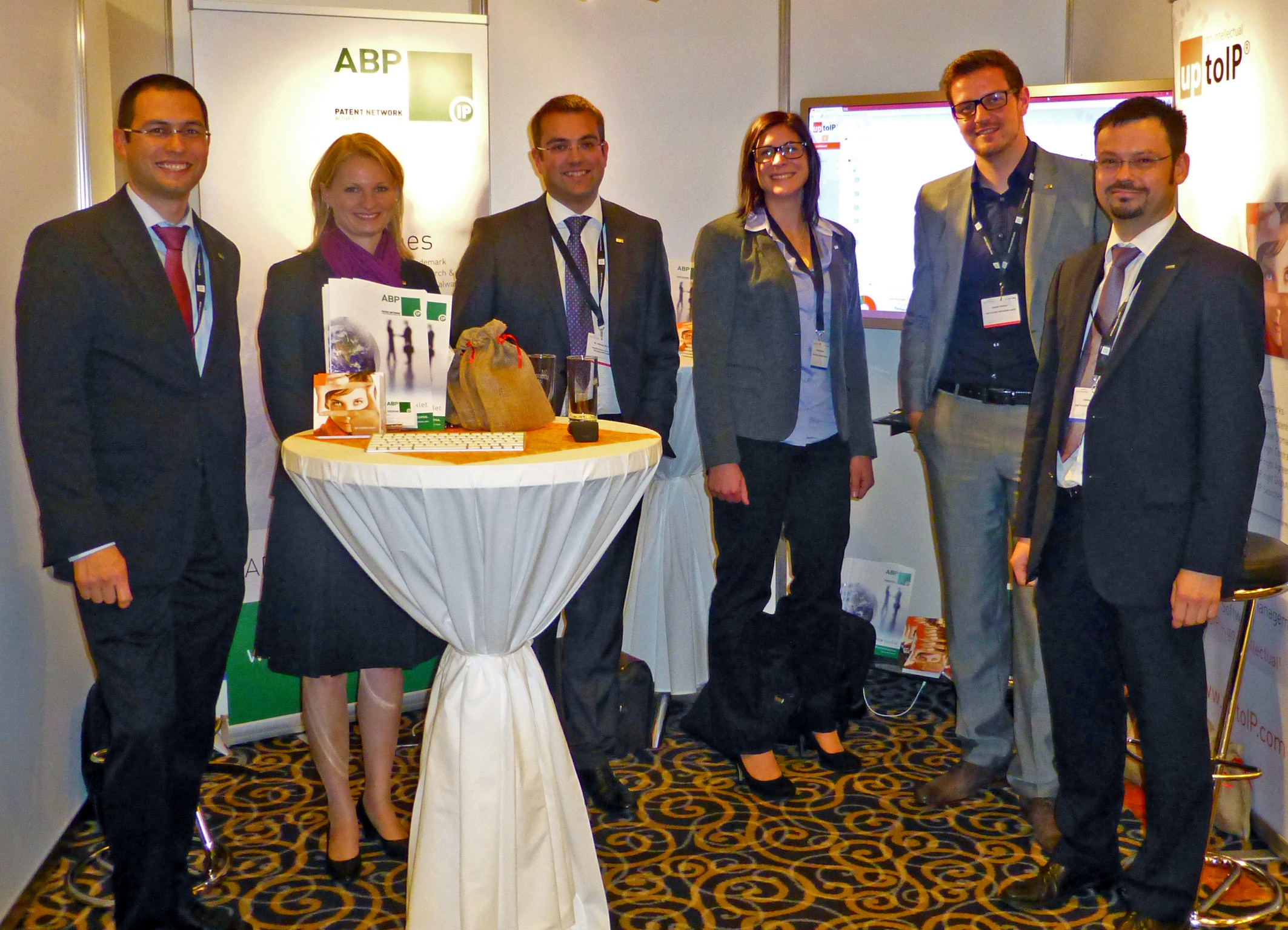 Foto: ABP (frei) Christian Felbinger, Daniela Felbinger, Dr. Hannes Burger, Evelyn Steiner, Daniel Holzner und Dr. Clemens Ofner vertraten ABP auf der Fachmesse in München.