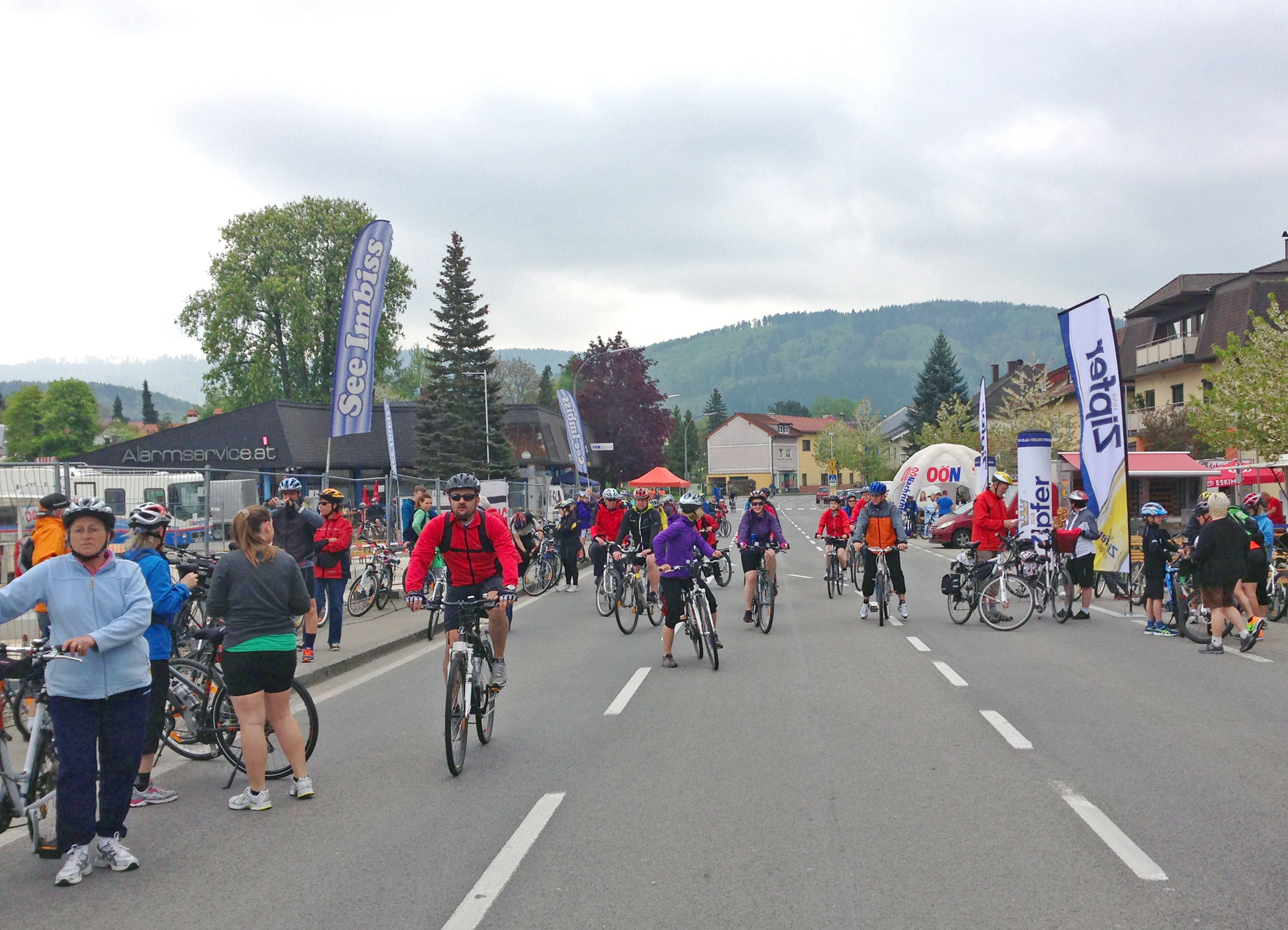Autofreies Radeln rund um den Attersee – das gibt es am 26. April 2015 auf insgesamt 48 Straßenkilometern. Foto: www.attersee.at (frei)
